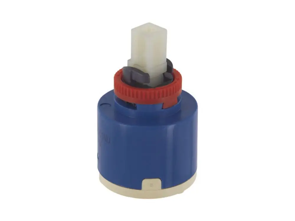Ideal Standard Kartusche in blauer Farbe mit rotem Ring und einer Anschlussstelle oben, geeignet für wasserführende Anwendungen.